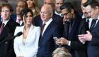 خلال عام واحد.. أغنى 10 أمريكيين يضيفون 700 مليار دولار لثرواتهم