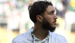 جوان حجام مدافع منتخب الجزائر