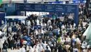 أديبك 2025 يسجل رقما قياسيا جديدا.. أكثر من 70 ألف زائر في يوم واحد