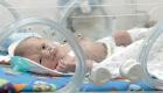 دراسة صادمة تربط بين رائحة حرائق الغابات والولادة المبكرة