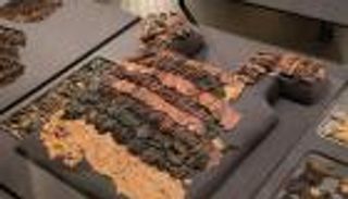 درع حربي بالمتحف المصري الكبير يعيد اكتشاف الملك توت عنخ آمون (خاص)