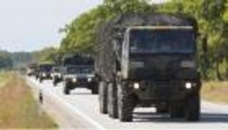 إسبانيا تستعرض أول قافلة عسكرية أوروبية «ذاتية القيادة»