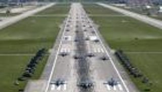 نيران صديقة.. «الإغلاق» يصيب موظفين محليين في قواعد أمريكية بإيطاليا