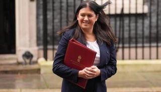  وزيرة الثقافة والإعلام والرياضة، ليزا ناندي