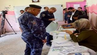 جانب من عمليات التصويت 