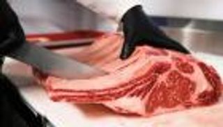 ترامب يشن حرباً على اللحوم الأجنبية