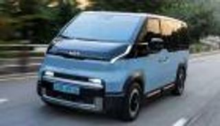 كيا PV5.. ميني فان ذكية تجمع بين الفخامة والأداء الكهربائي