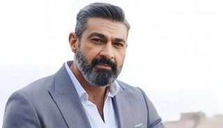 الفنان ياسر جلال