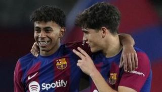 باو كوبارسي ولامين يامال ثنائي برشلونة