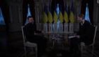 انقطعت الكهرباء أثناء المقابلة.. ماذا قال زيلينسكي عن ترامب وبوتين؟