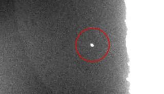 وميض غامض على سطح القمر يشعل الجدل