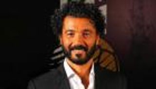 خالد النبوي يتوّج بجائزة فاتن حمامة للتميّز في «القاهرة السينمائي»