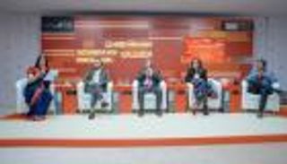 معرض الشارقة الدولي للكتاب 2025.. روائيون يؤكدون أهمية الأدب والهويات الاجتماعية رغم العولمة