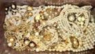 أسعار الذهب اليوم في السعودية الإثنين 10 نوفمبر 2025.. 8 ريالات دفعة واحدة