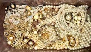 مشغولات ذهبية - أرشيفية