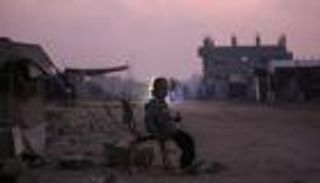 غموض يكتنف خطة ترامب لغزة.. وشبح التقسيم يلوح خلف الكتل الصفراء