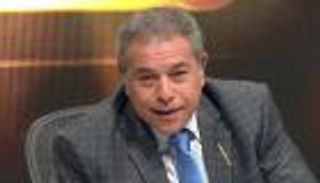 حبس توفيق عكاشة شهرا لامتناعه عن دفع نفقة ابنه