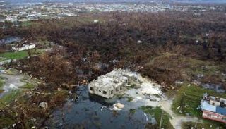 مناطق متضررة في أعقاب إعصار ميليسا في بلاك ريفر في جامايكا