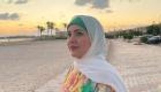 خلعت الحجاب بعد 12 عاما.. منال عبداللطيف تثير الجدل