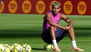 الجناح الإسباني لامين يامال