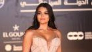 أسماء جلال.. هل تعيش قصة حب مع عمرو دياب؟