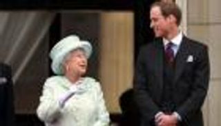 «واجبات الأبوة».. الخلاف الأخير بين الملكة إليزابيث والأمير ويليام  