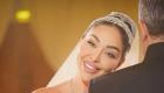 هيا كرزون بإطلالة ملكية في حفل زفافها على عمر الكيكي