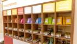 «صيدلية الشعر» في «الشارقة للكتاب».. القصائد جرعات علاجية