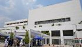 البرلمان الباكستاني يقر تعديلات دستورية تحصن الرئيس وقائد الجيش