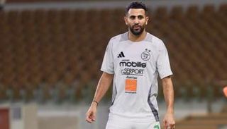 محرز قائد منتخب الجزائر