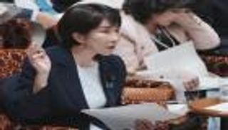 ساعات نوم رئيسة وزراء اليابان تفتح عاصفة جدل 