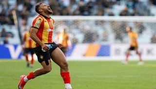 النجم الجزائري يوسف بلايلي