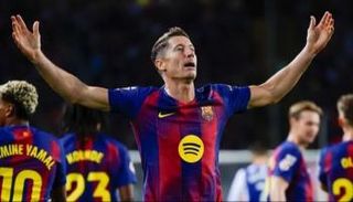 روبرت ليفاندوفسكي مهاجم برشلونة