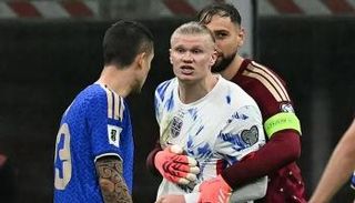 إيرلينغ هالاند وجيانلوكا مانشيني