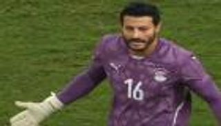 وسط غضب الشناوي.. شوبير يقود مصر لهزيمة الرأس الأخضر (فيديو)