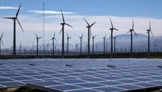 مصادر الطاقة المتجددة (ألواح شمسية وتوربينات رياح)