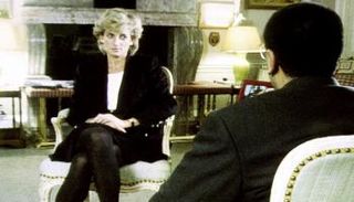 الأميرة الراحلة ديانا خلال المقابلة مع مارتن باشير