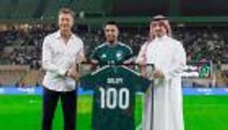 قاهر الأرجنتين ومصر.. سالم الدوسري يكمل 100 مباراة دولية