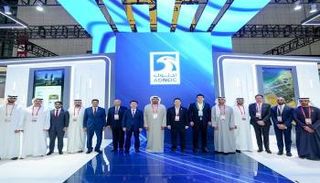 جانب من مشاركة أدنوك في معرض الصين الدولي للاستيراد