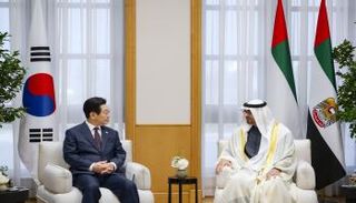 الشيخ محمد بن زايد آل نهيان يستقبل رئيس كوريا الجنوبية