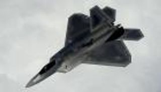 «إف–22».. المقاتلة الأغلى في العالم تُواجه شبح التقاعد المبكر