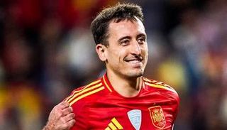 ميكيل أويارزابال نجم منتخب إسبانيا
