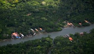 ضفاف نهر توكانتينز في غابة الأمازون المطيرة - أ ف ب