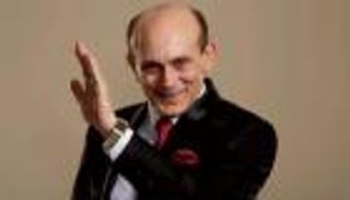 محمد صبحي يغادر المستشفى ويستعد للقاء جمهوره