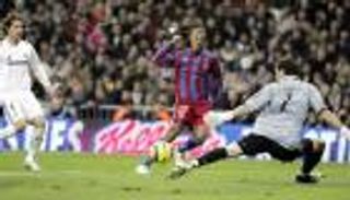 برشلونة يستفز ريال مدريد بالقميص الرابع.. ذكَره بثلاثية 2005