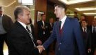 بسبب 2.5 مليون يورو.. برشلونة ضحى بأهداف ليفاندوفسكي