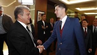 روبرت ليفاندوفسكي وخوان لابورتا في برشلونة