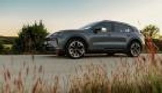 «بورشه» تكشف عن سيارة كايين الرياضية.. «SUV» كهربائية بالكامل