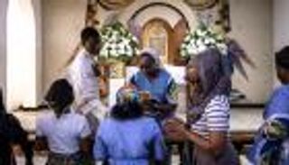 هيغسيث يحث نيجيريا على وضع حد للعنف ضد المسيحيين