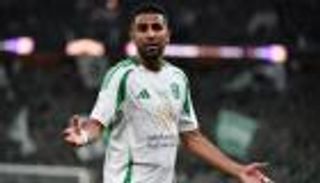 برقم غريب.. كيف ظهر رياض محرز أمام القادسية؟